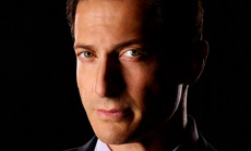 Саша Ройз (Капитан Шон Ренард)